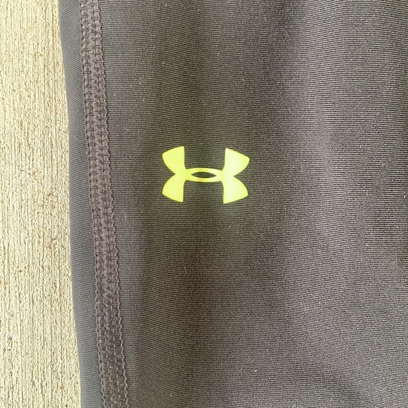 UNDER ARMOUR Black and Yellow Leggings - Picture 2 of 5